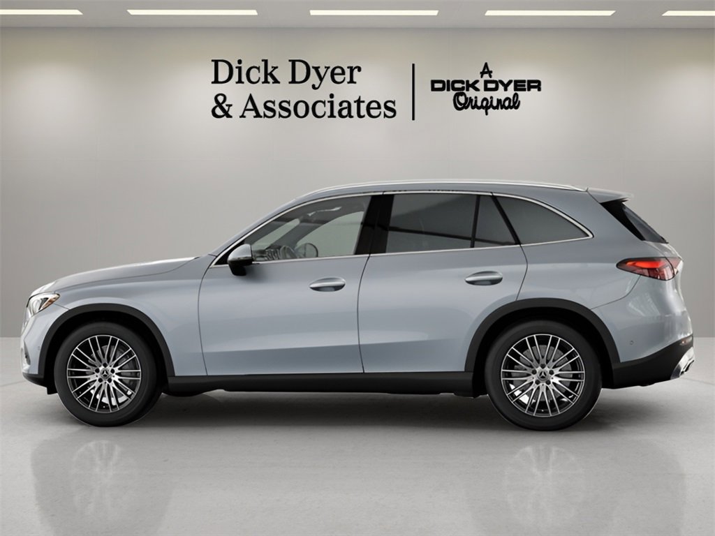 Used 2025 Mercedes-Benz GLC 300 4MATIC image 22