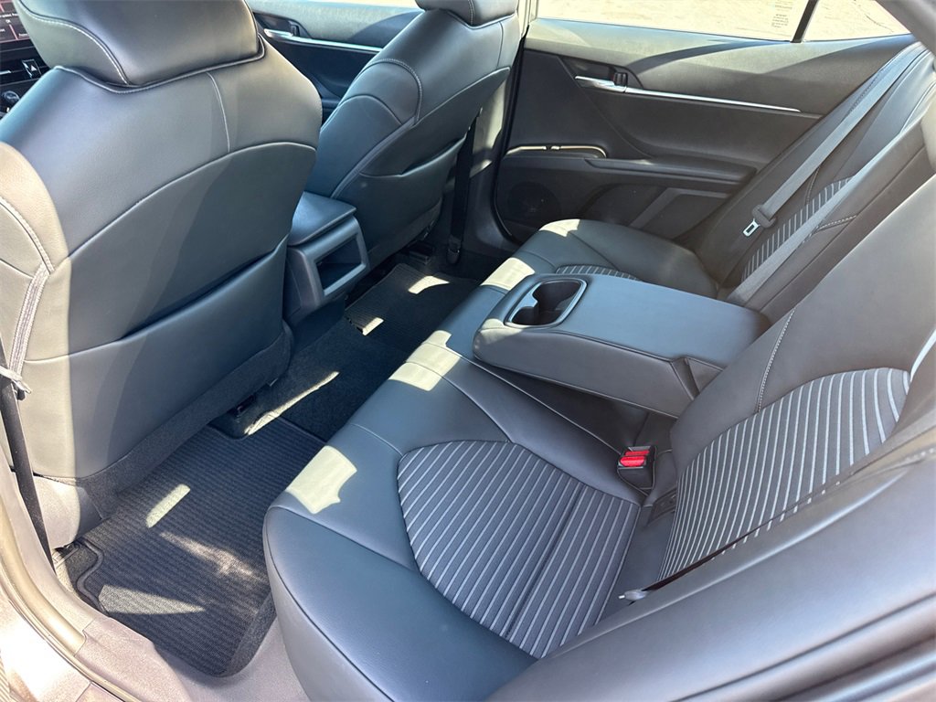 Used 2023 Toyota Camry SE image 19
