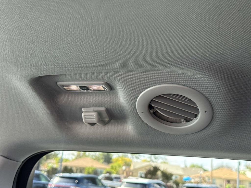 Certified 2022 Ford Explorer XLT w/ Equipment Group 202A image 15