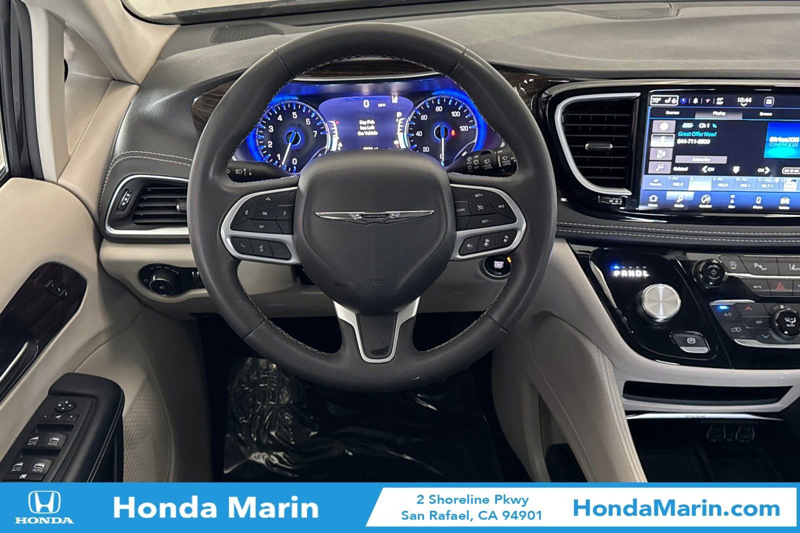 Used 2023 Chrysler Pacifica Limited image 18