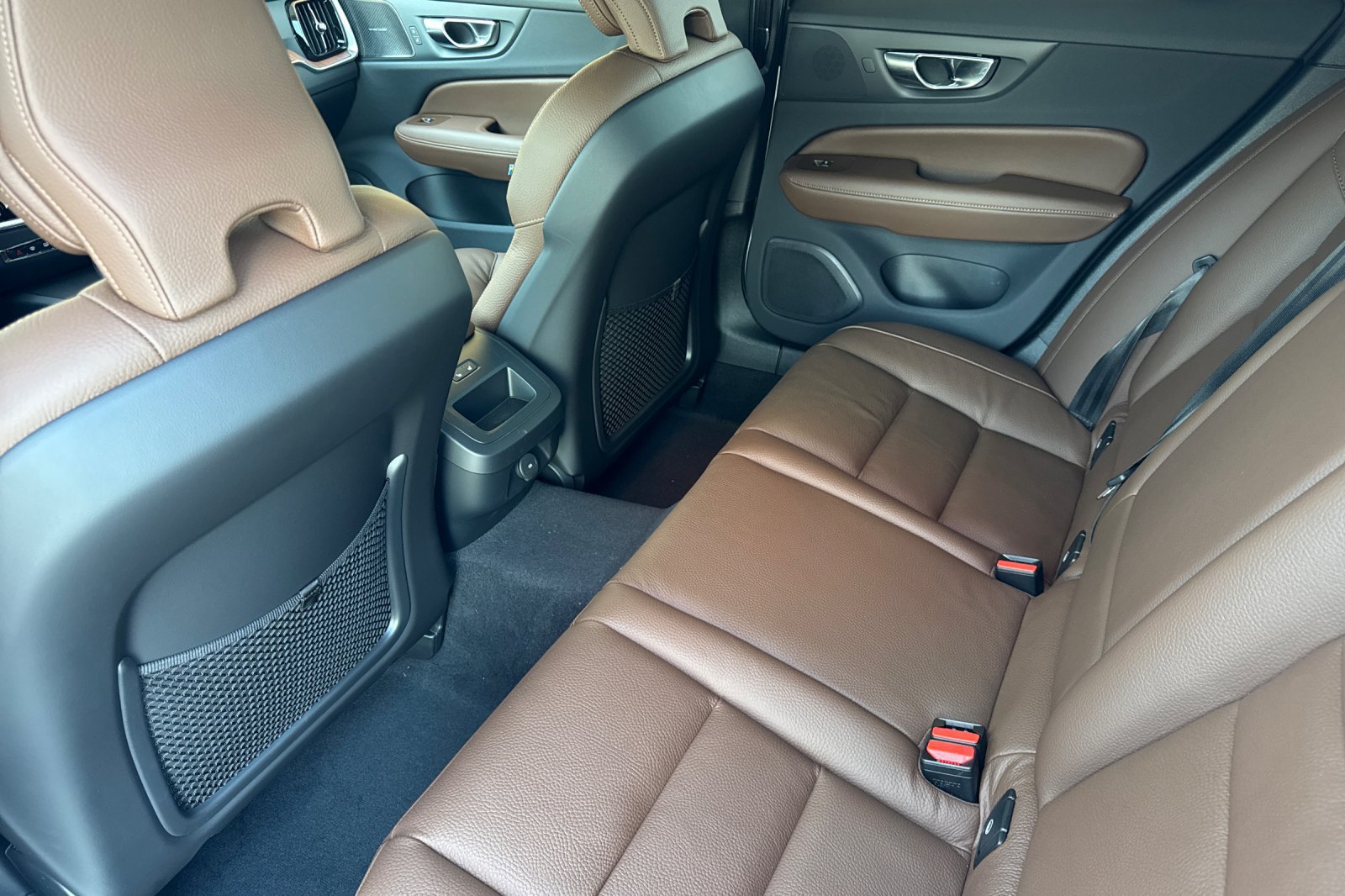 New 2026 Volvo V60 B5 Cross Country Plus w/ Protection Package Premier AWD/4WD image 4