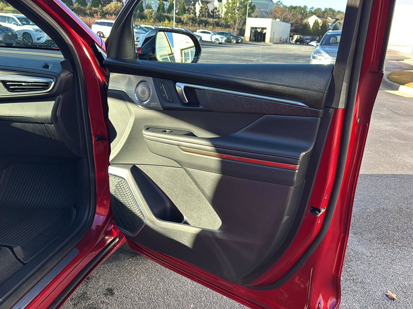 Used 2025 Buick Enclave Avenir image 12