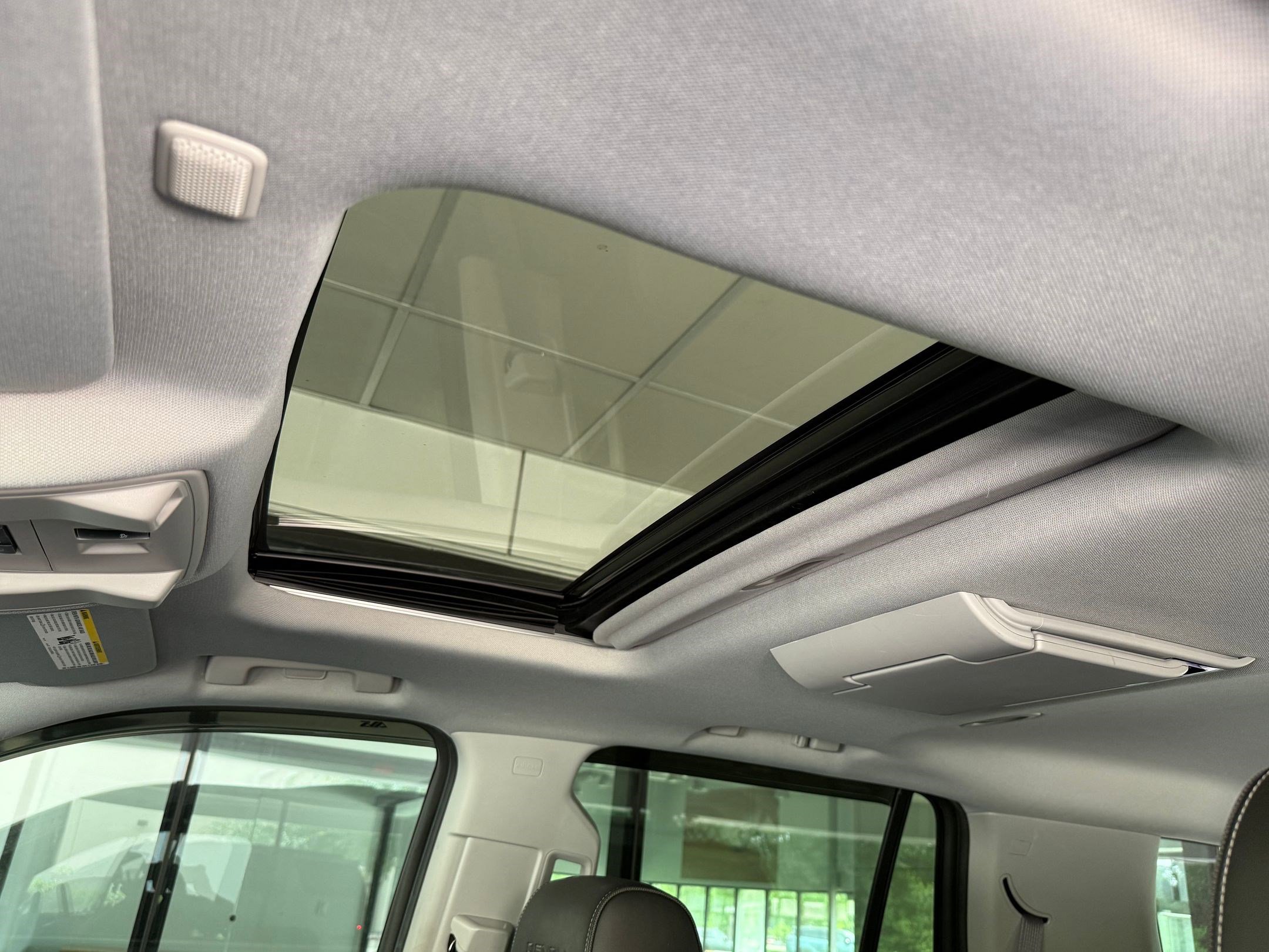 Used 2016 GMC Yukon Denali w/ Open Road Package image 11