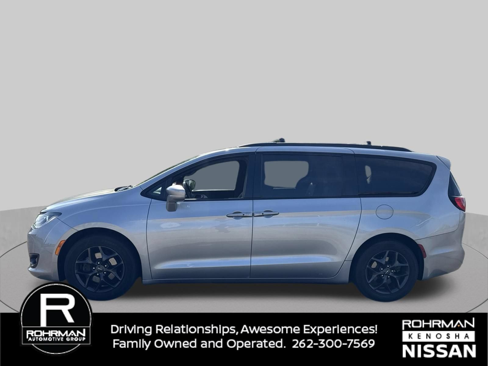 Used 2018 Chrysler Pacifica Touring-L Plus FWD image 10