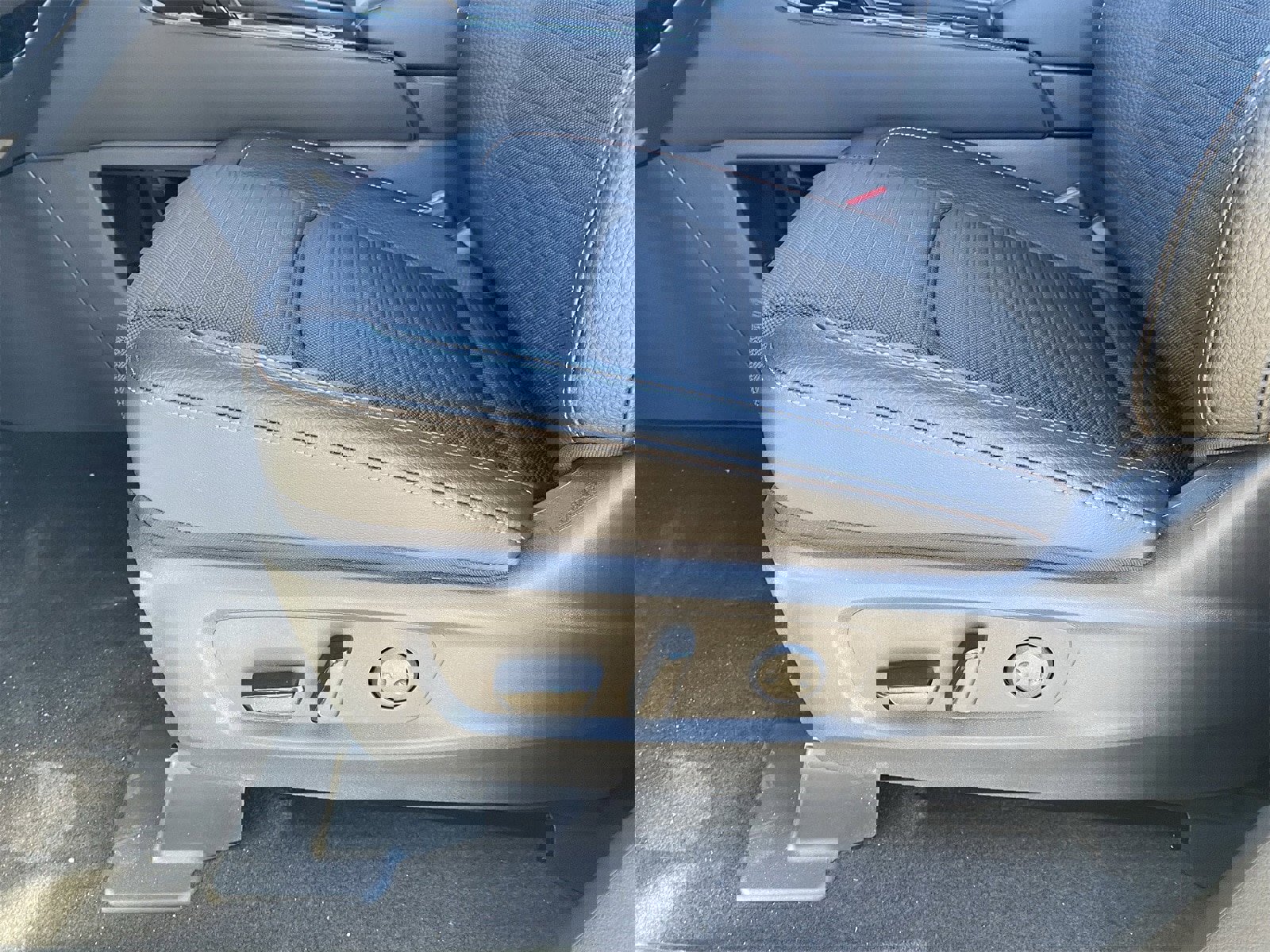 New 2025 Nissan Pathfinder Rock Creek image 22