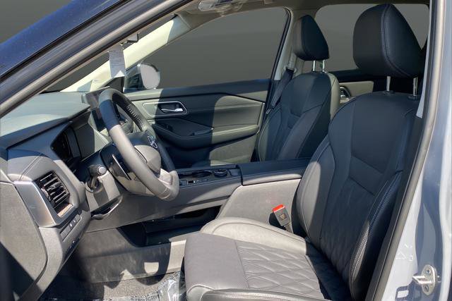 New 2026 Nissan Rogue Platinum image 9