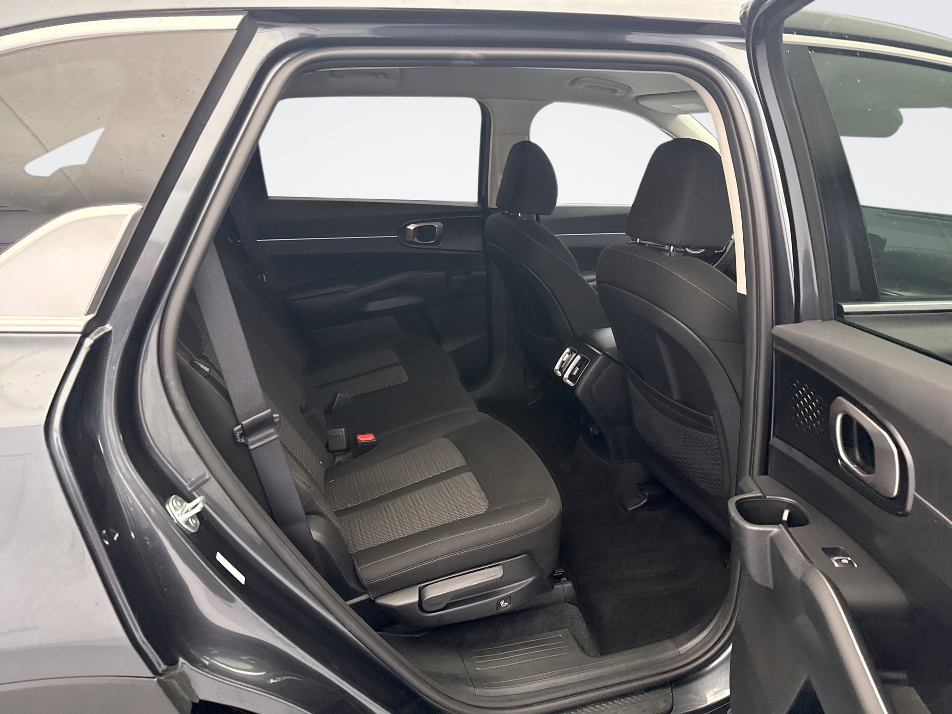 Used 2025 Kia Sorento LX FWD image 19