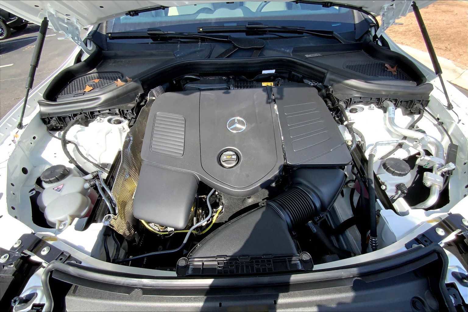 Certified 2025 Mercedes-Benz GLC 300 4MATIC image 16