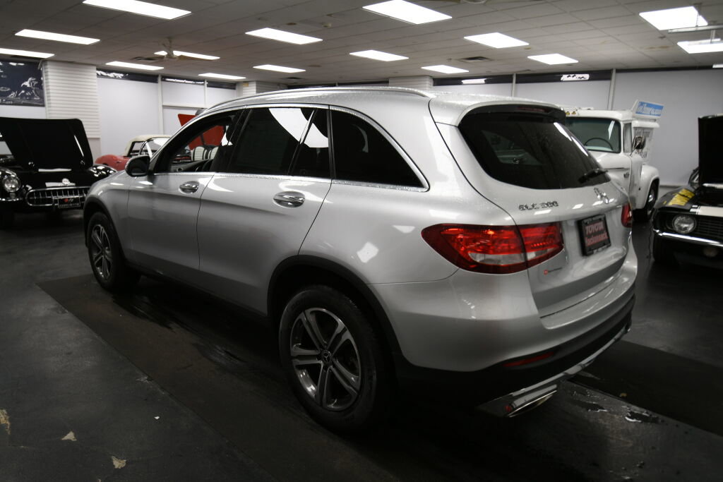 Used 2019 Mercedes-Benz GLC 300 4MATIC image 5