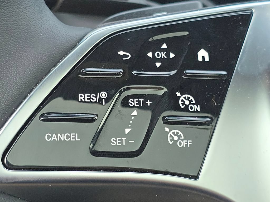 Used 2026 Mercedes-Benz GLC 300 4MATIC image 34