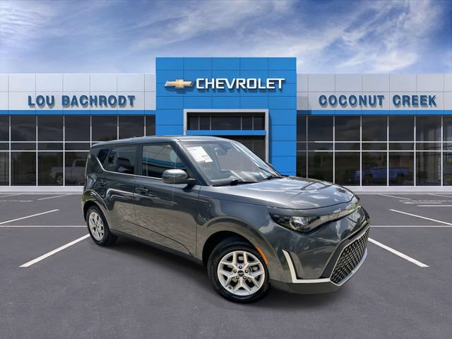 Used 2024 Kia Soul LX w/ Option Group 015 FWD image 2