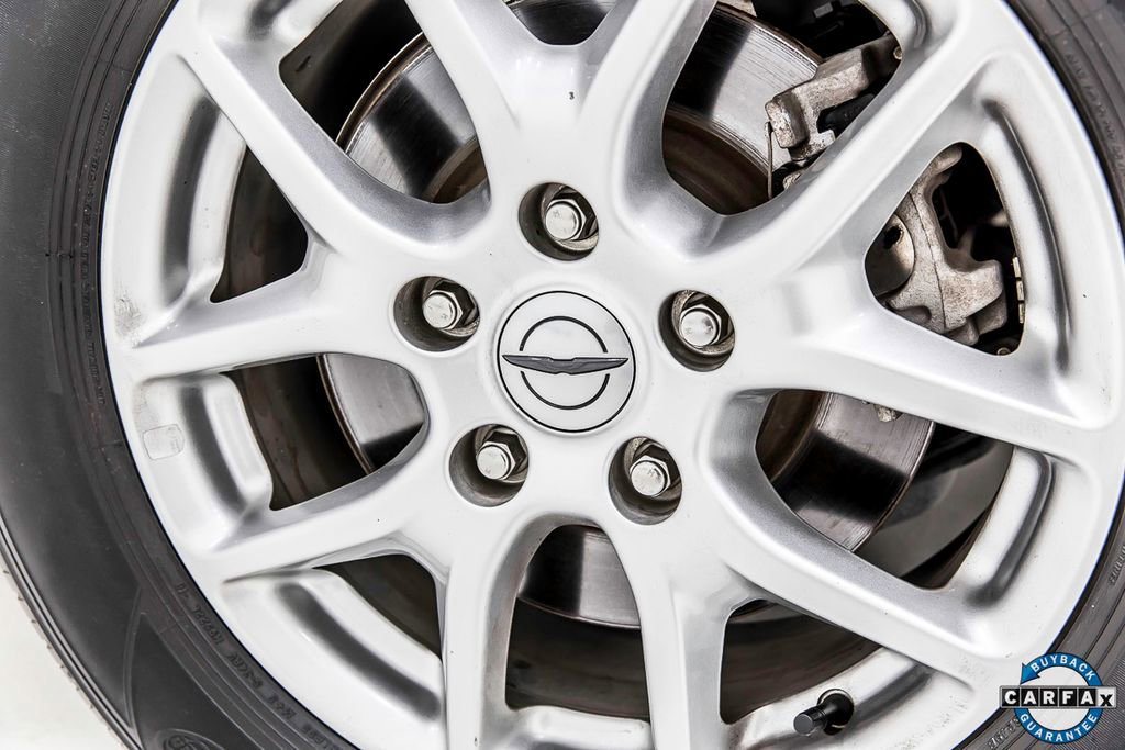 Used 2023 Chrysler Pacifica Touring-L image 40