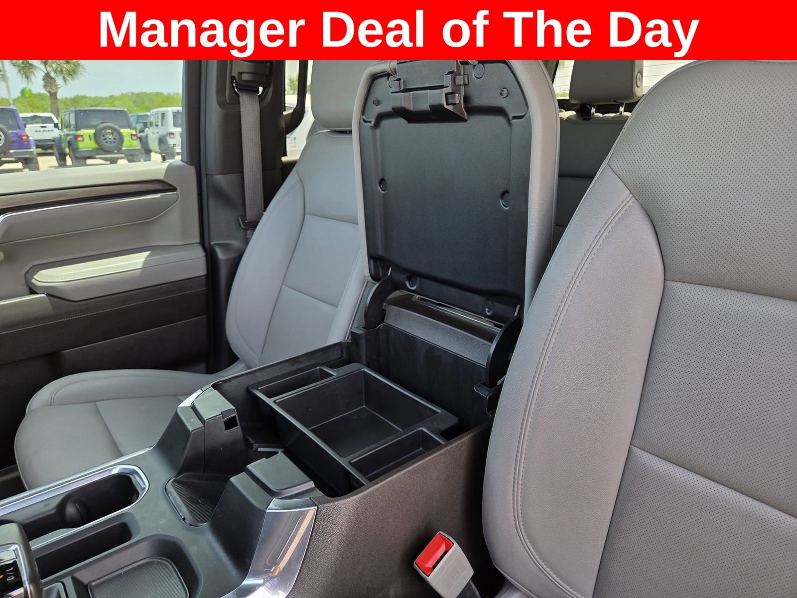 Used 2024 GMC Sierra 1500 SLT w/ SLT Premium Plus Package AWD/4WD image 29