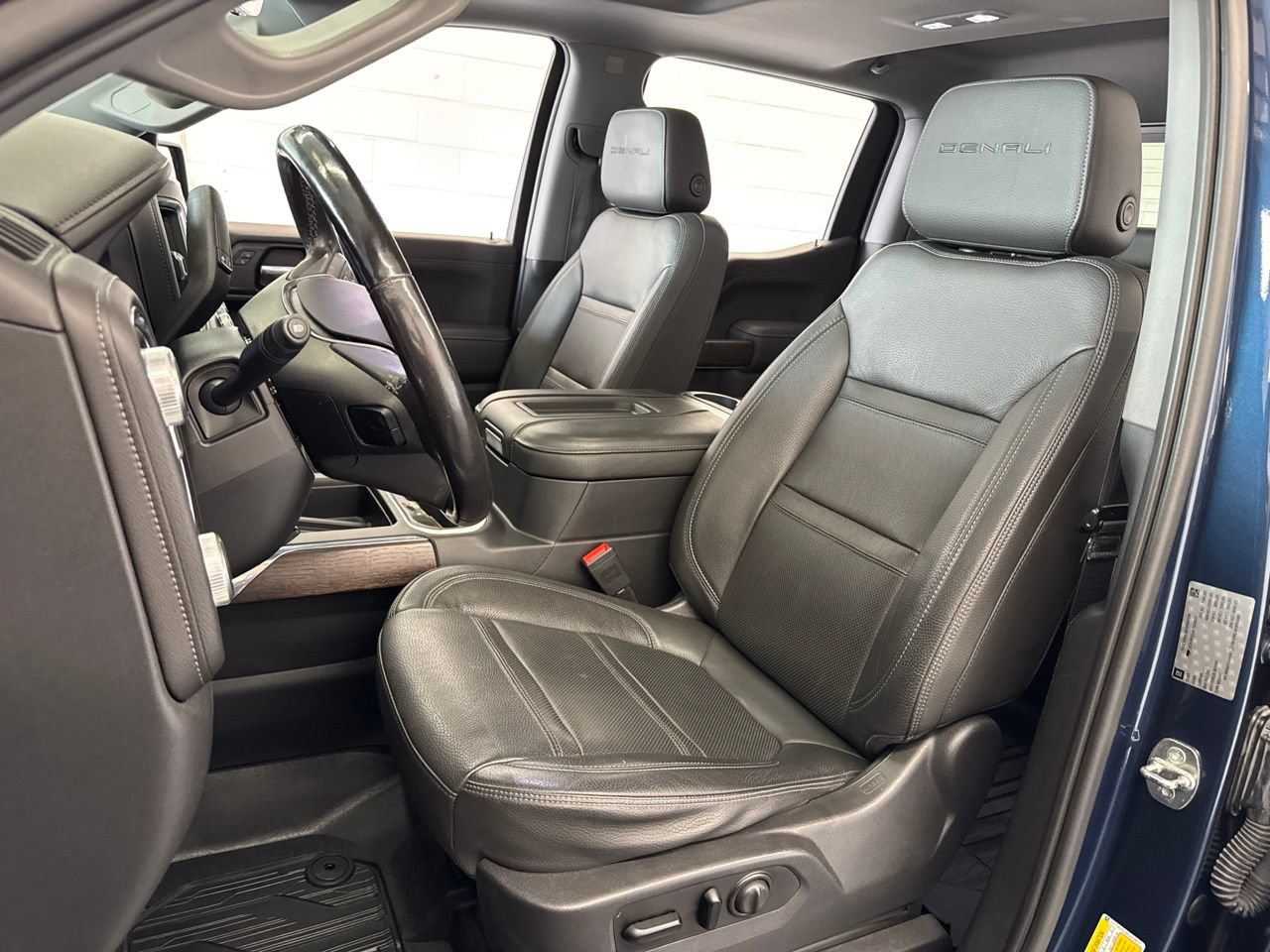 Used 2019 GMC Sierra 1500 Denali w/ Denali Ultimate Package AWD/4WD image 16