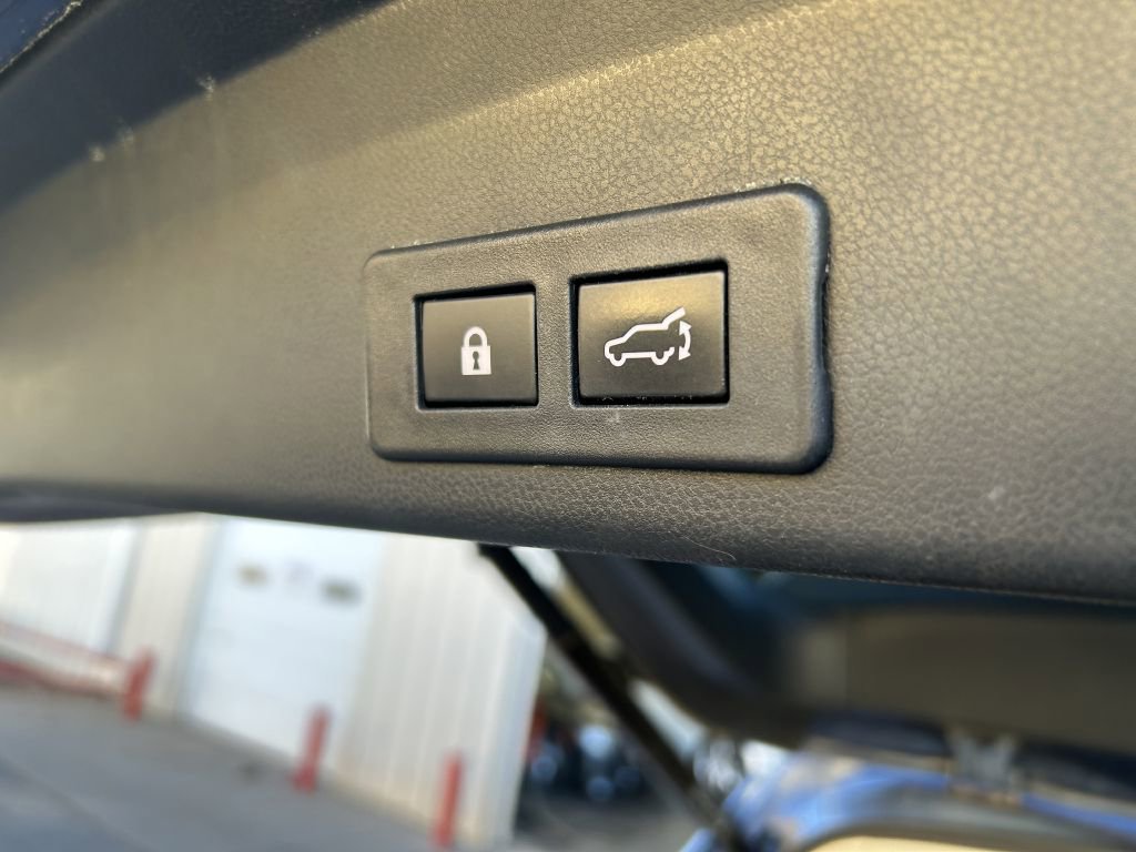 Used 2021 Subaru Ascent Limited w/ Technology Package image 16