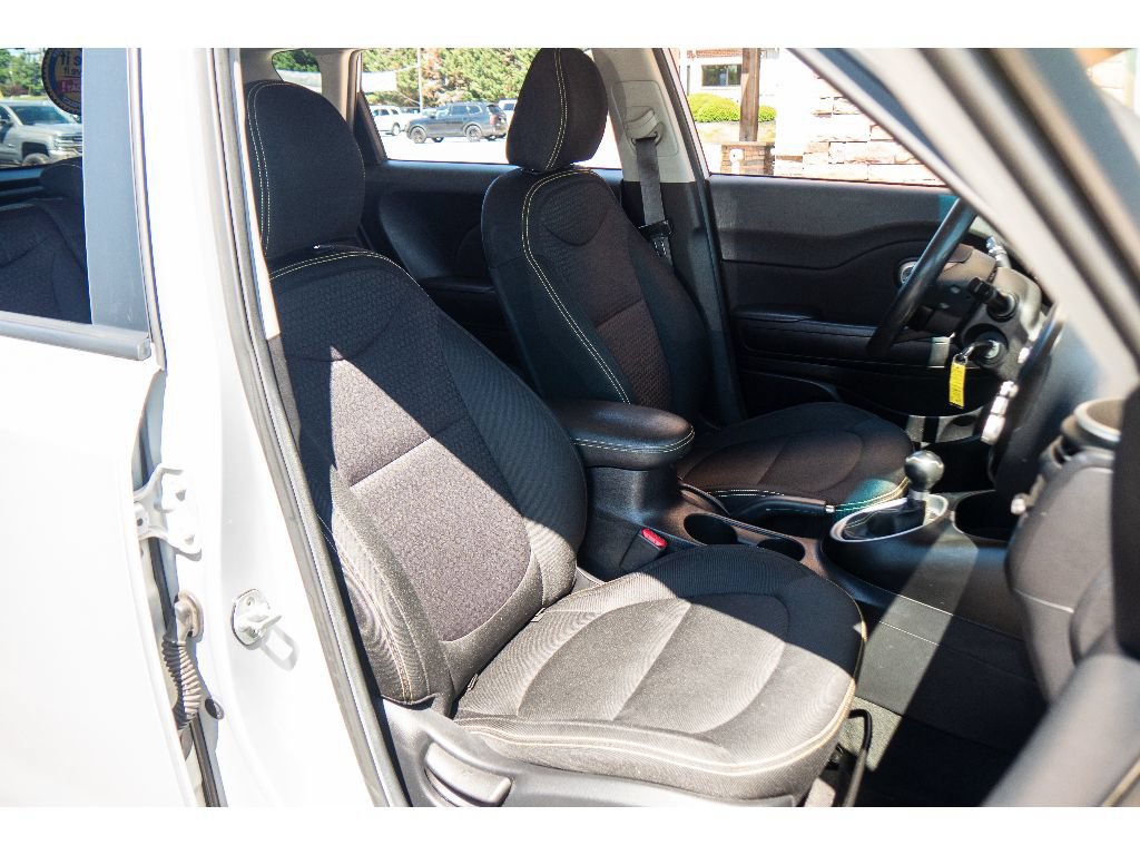 Used 2015 Kia Soul + FWD image 15