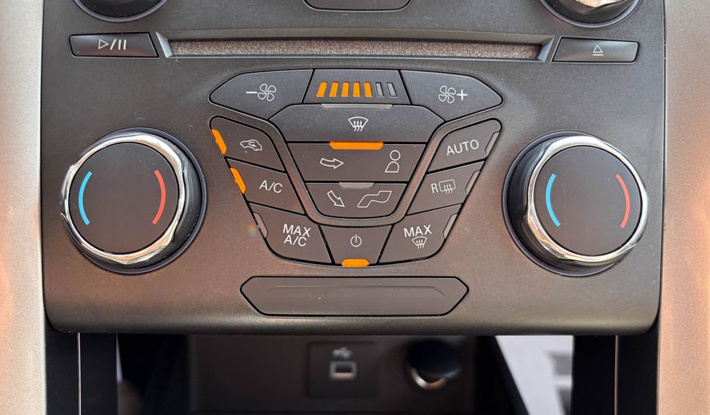 Used 2018 Ford Fusion S FWD image 8