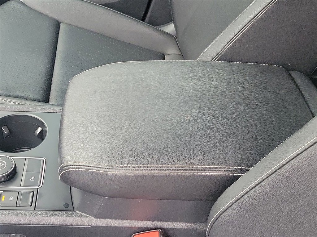 Used 2020 Volkswagen Atlas Cross Sport SE w/ Towing Package image 20