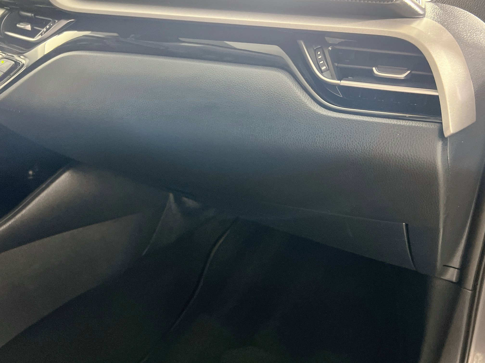 Used 2021 Toyota C-HR LE FWD image 32