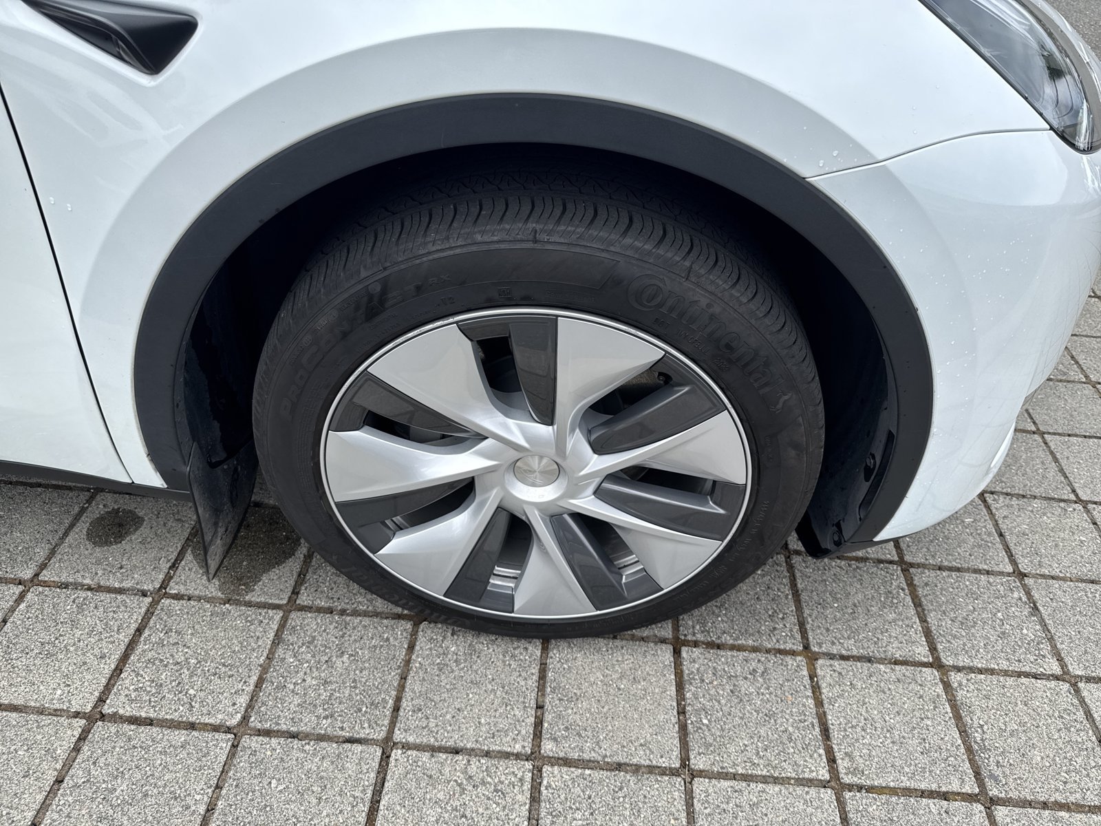 Used 2023 Tesla Model Y Long Range AWD/4WD image 11