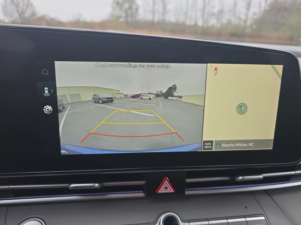 Used 2024 Hyundai Elantra SEL image 22