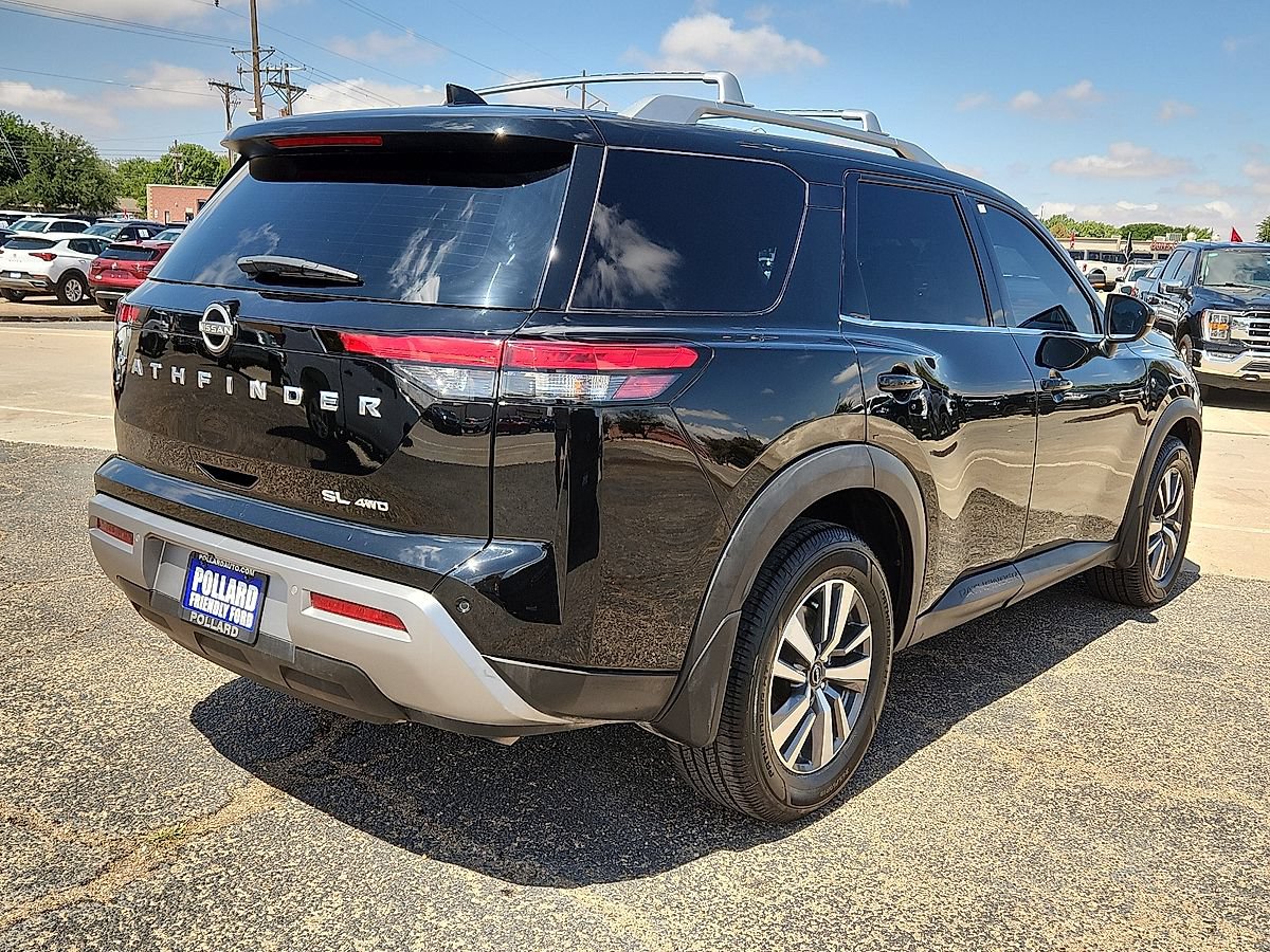 Used 2023 Nissan Pathfinder SL AWD/4WD image 3