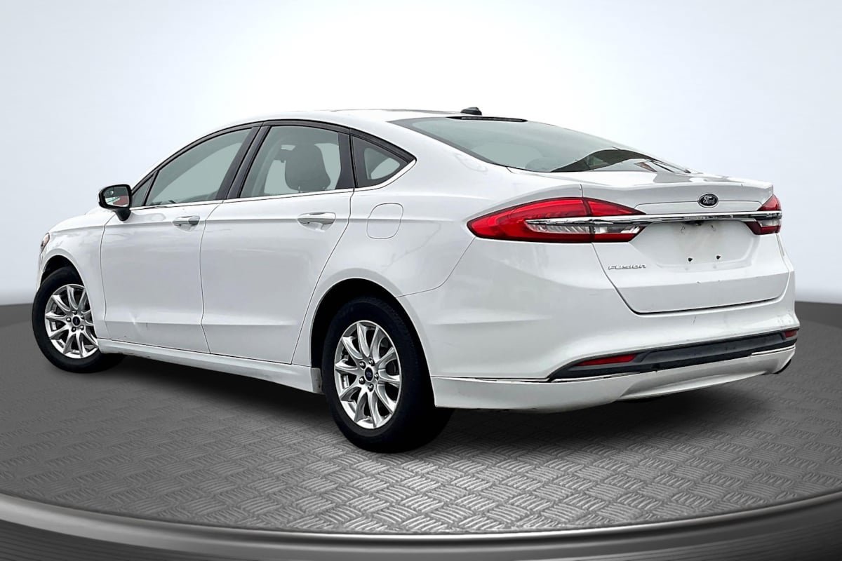 Used 2017 Ford Fusion S FWD image 2
