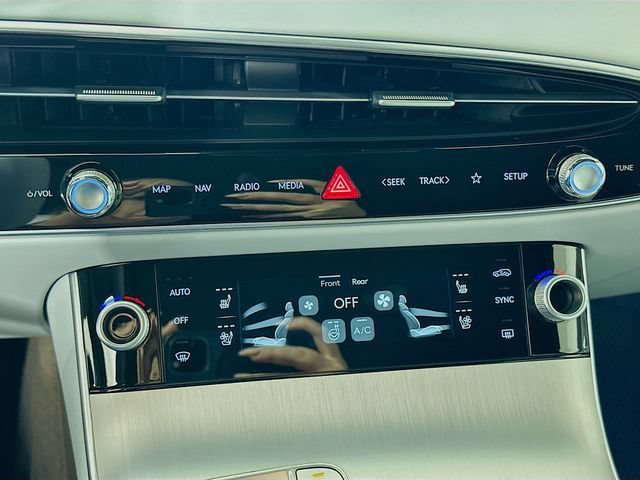 New 2026 Genesis GV70 2.5T Advanced AWD/4WD image 14