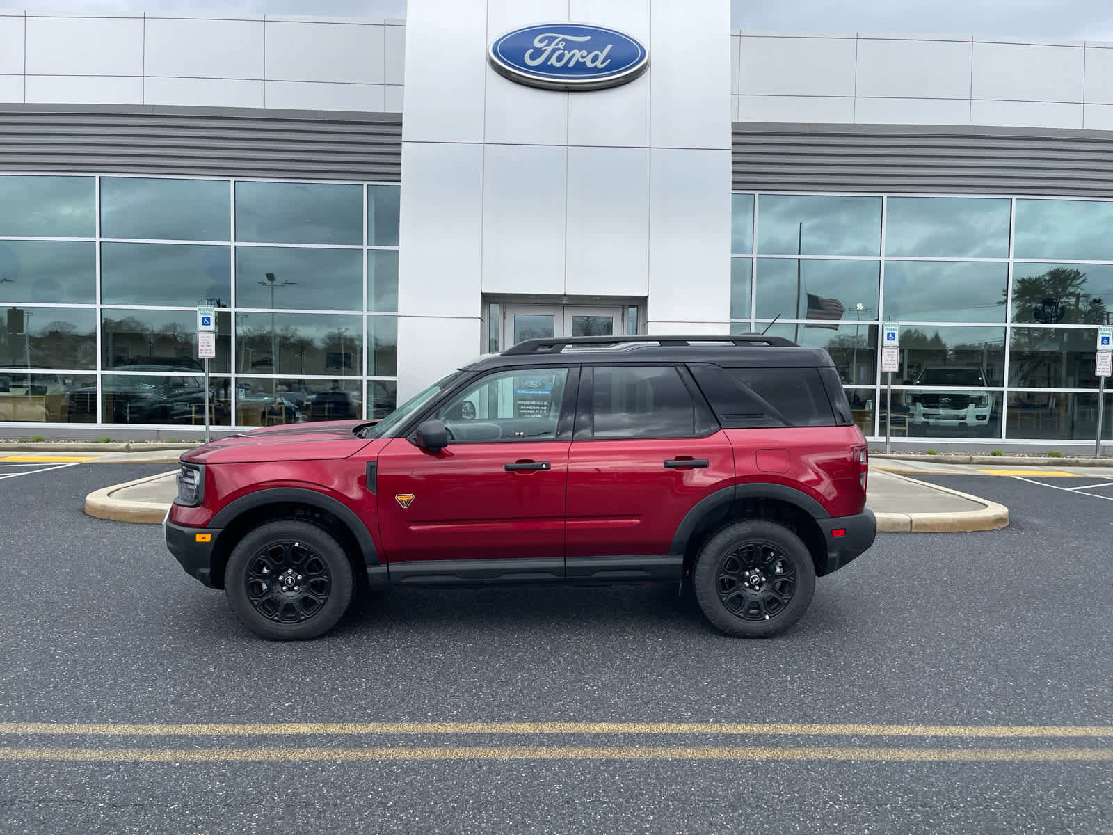 Used 2025 Ford Bronco Sport Badlands image 1