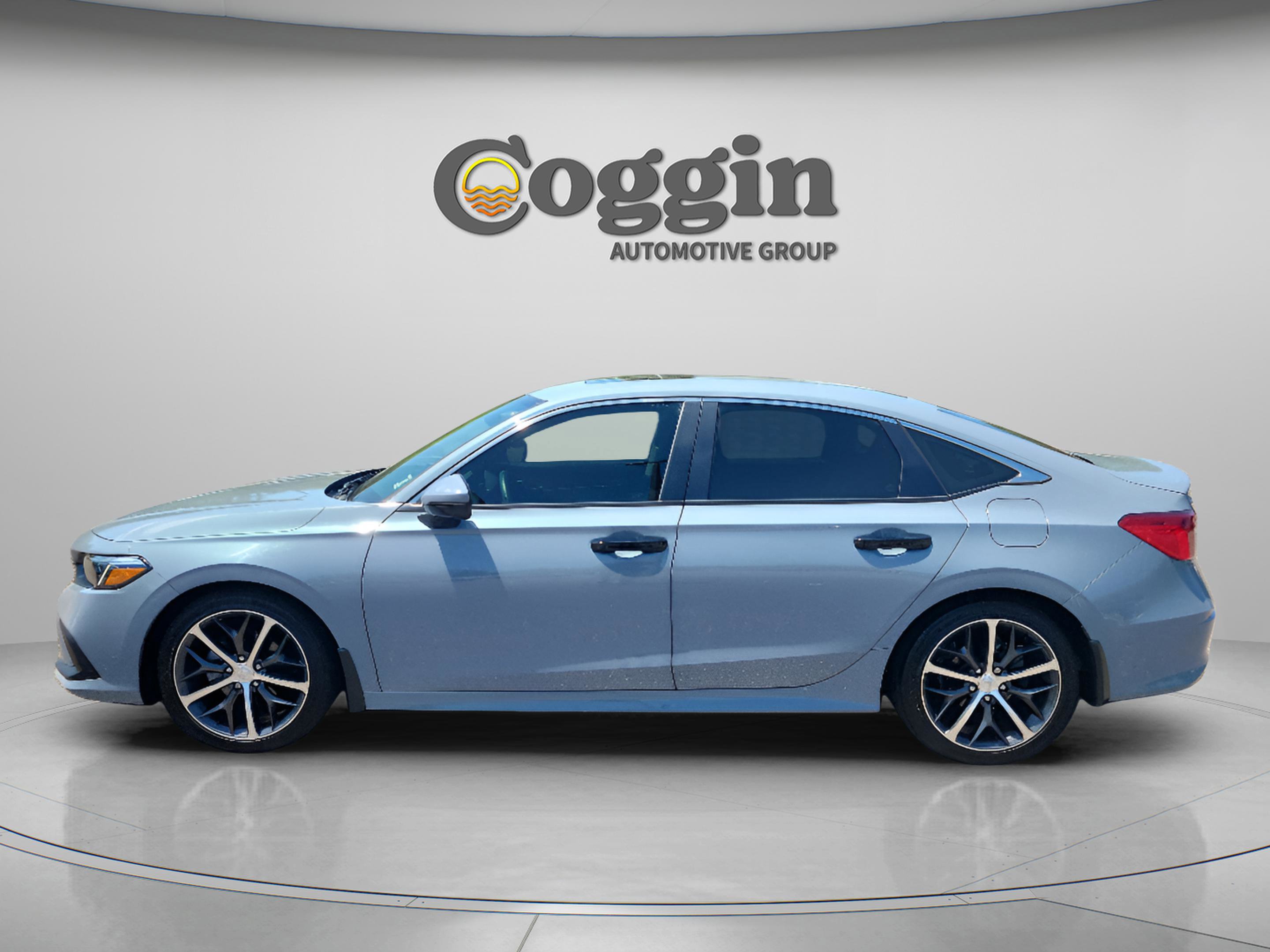 Used 2024 Honda Civic Touring image 2