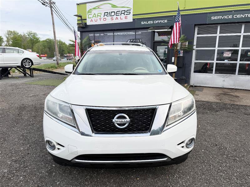 Used 2013 Nissan Pathfinder Platinum AWD/4WD image 2