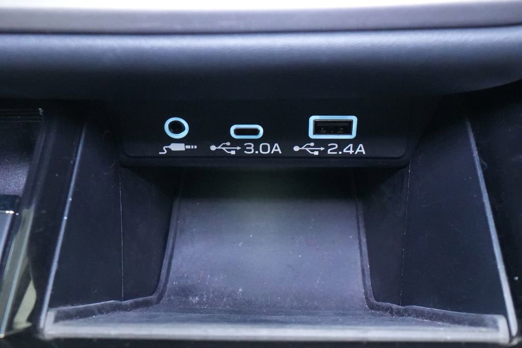Used 2023 Subaru Outback Limited AWD/4WD image 36