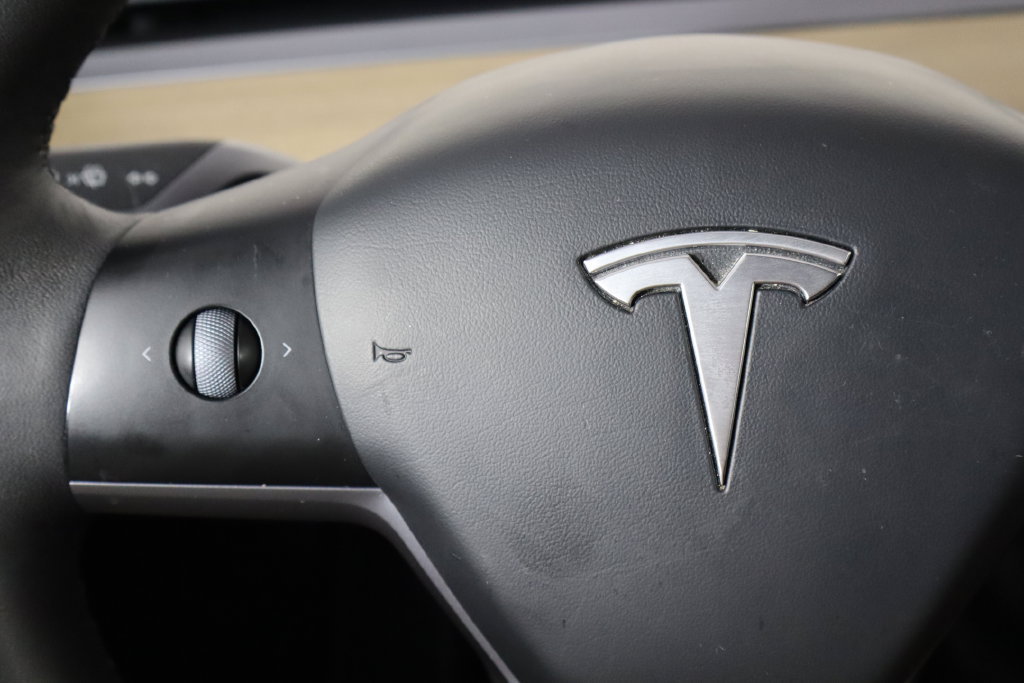 Used 2023 Tesla Model Y Long Range AWD/4WD image 8