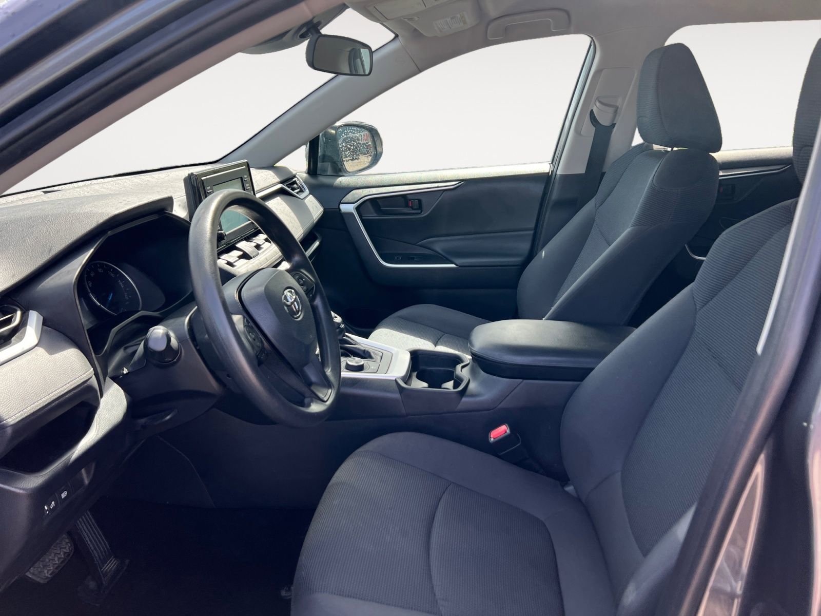 Used 2019 Toyota RAV4 LE w/ Carpet Mat Package image 9