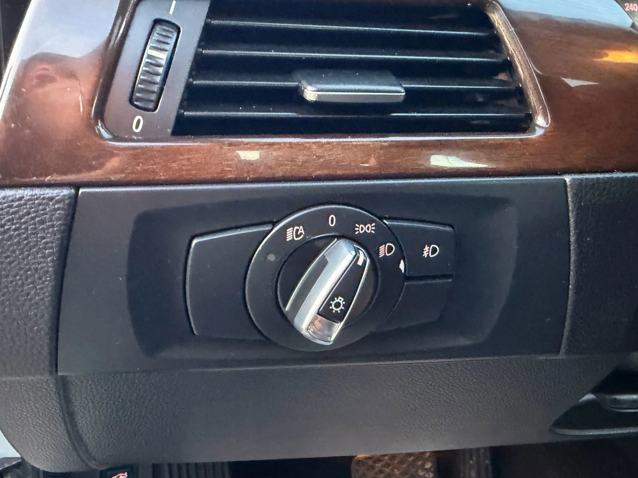 Used 2011 BMW 328i xDrive Coupe image 31