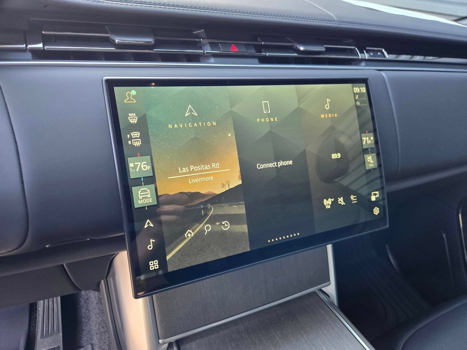 New 2026 Land Rover Range Rover SV AWD/4WD image 14