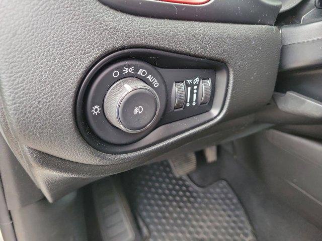 Used 2017 Jeep Renegade Trailhawk image 22