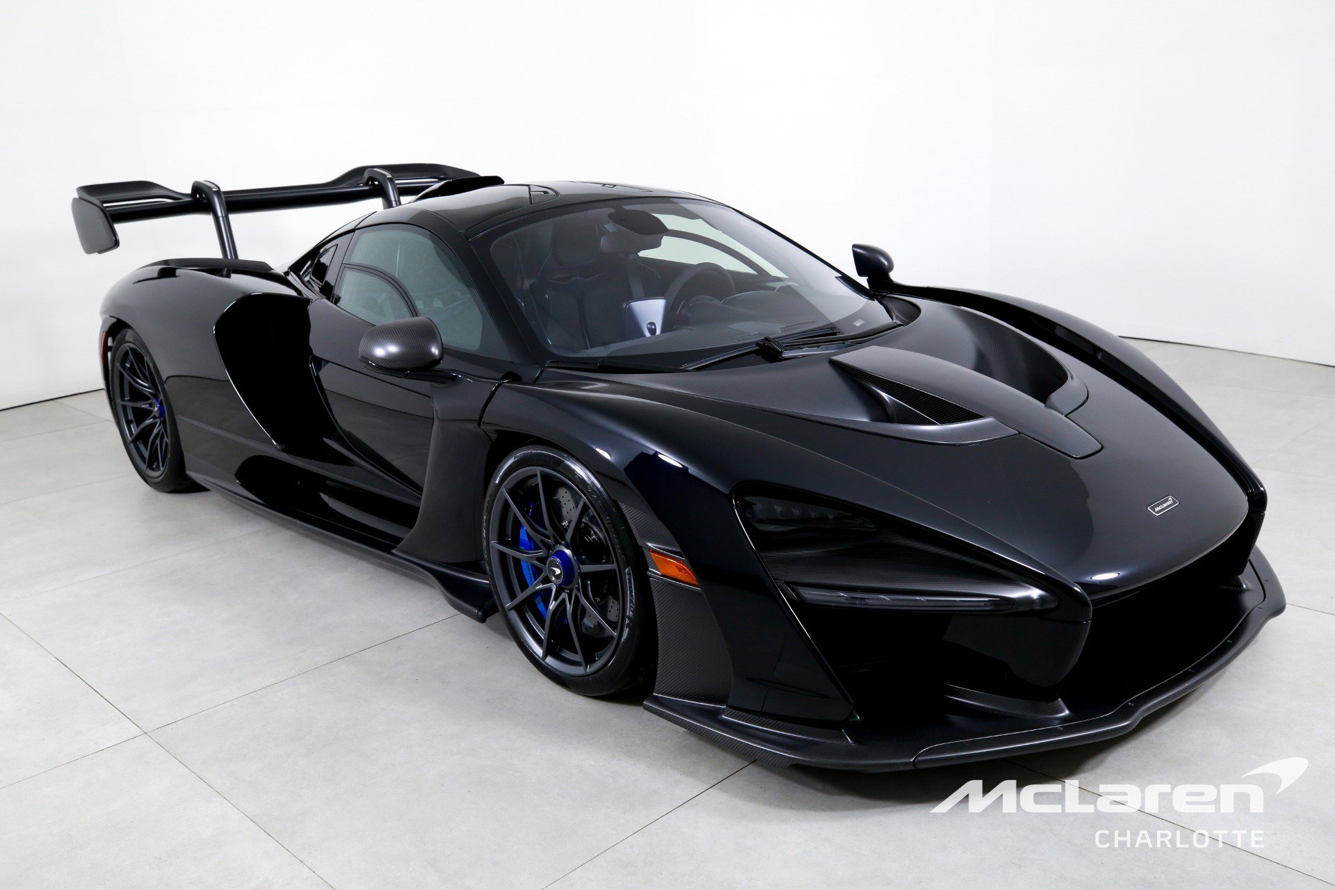 Used 2019 McLaren Senna image 3