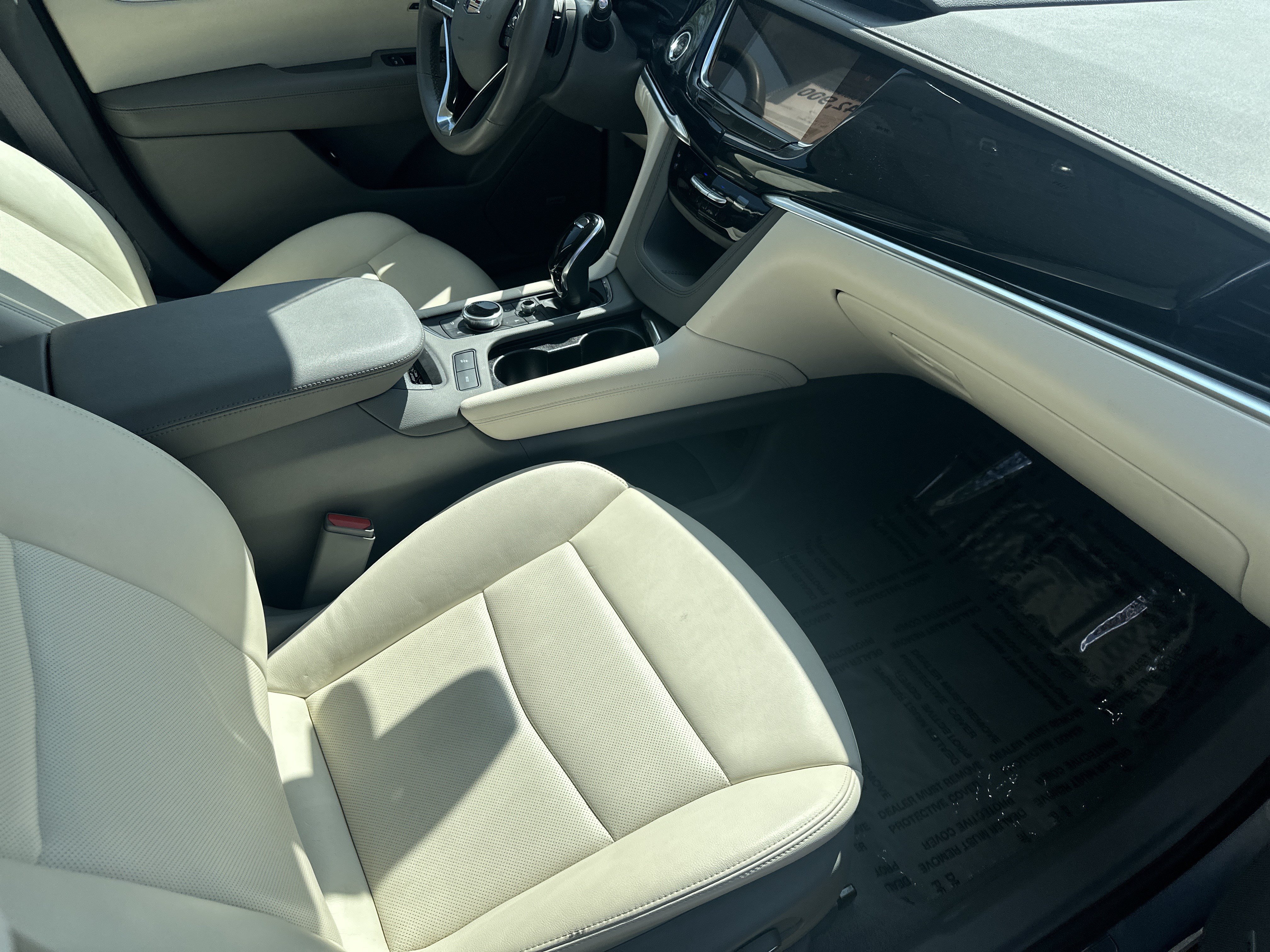 Used 2024 Cadillac XT6 Premium Luxury w/ LPO, Floor Liner Package AWD/4WD image 11