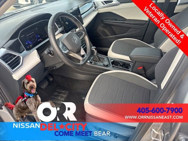 Used 2025 Volkswagen Taos SE AWD/4WD image 13