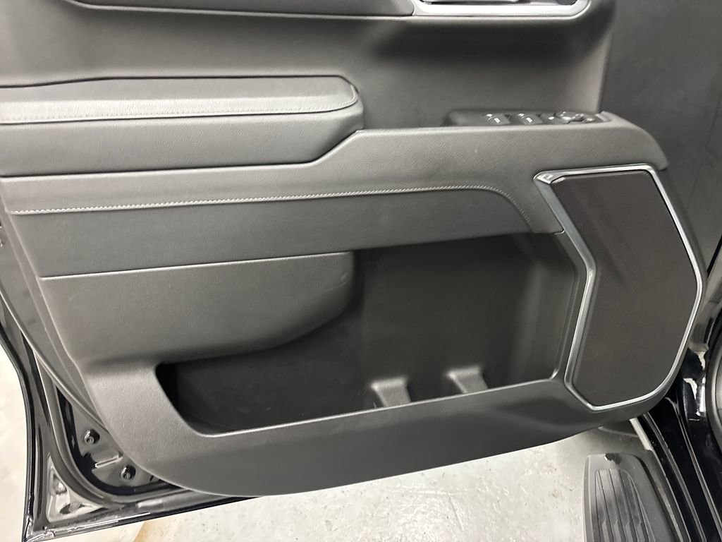 Used 2025 GMC Sierra 1500 Elevation image 10