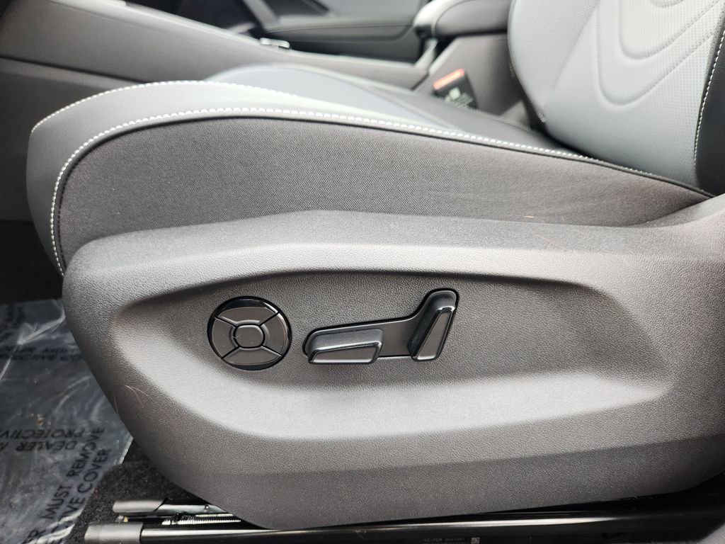 New 2026 Volkswagen Tiguan SE image 13