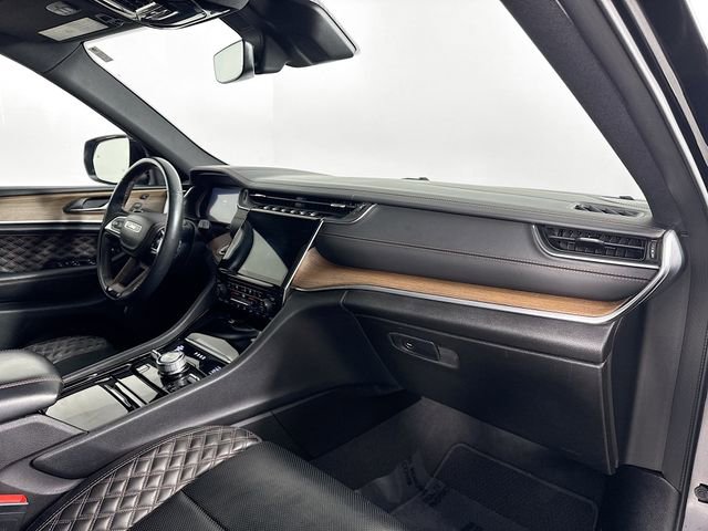 Used 2021 Jeep Grand Cherokee L Summit w/ Luxury Tech Group V image 32