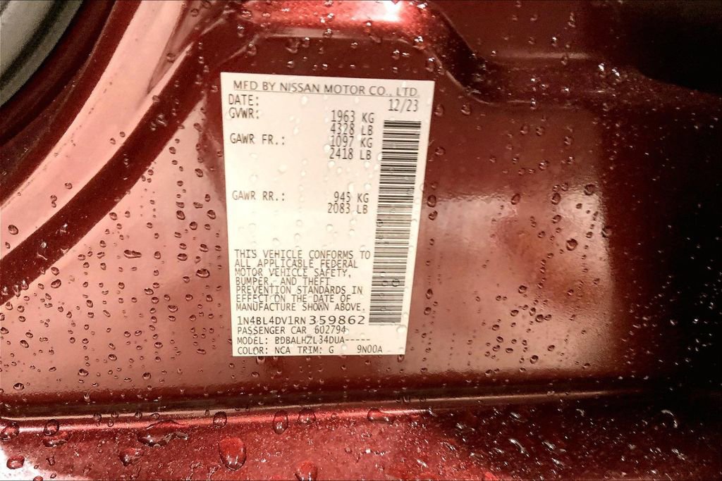 Used 2024 Nissan Altima 2.5 SV FWD image 14