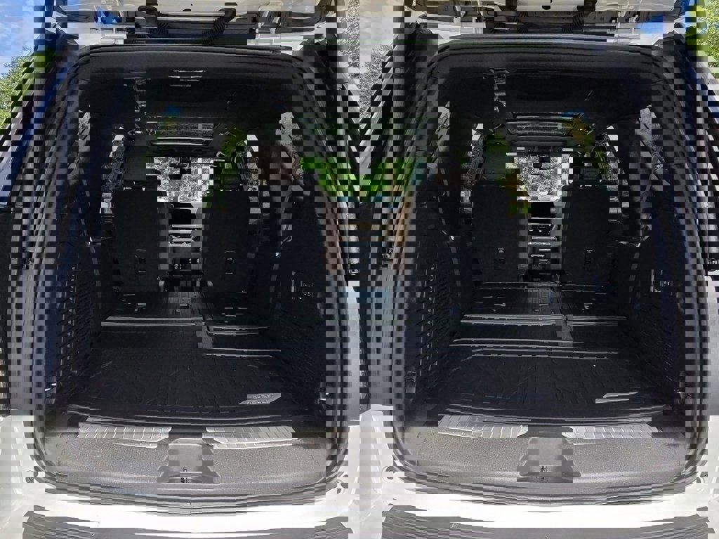 New 2025 Chevrolet Tahoe High Country image 13