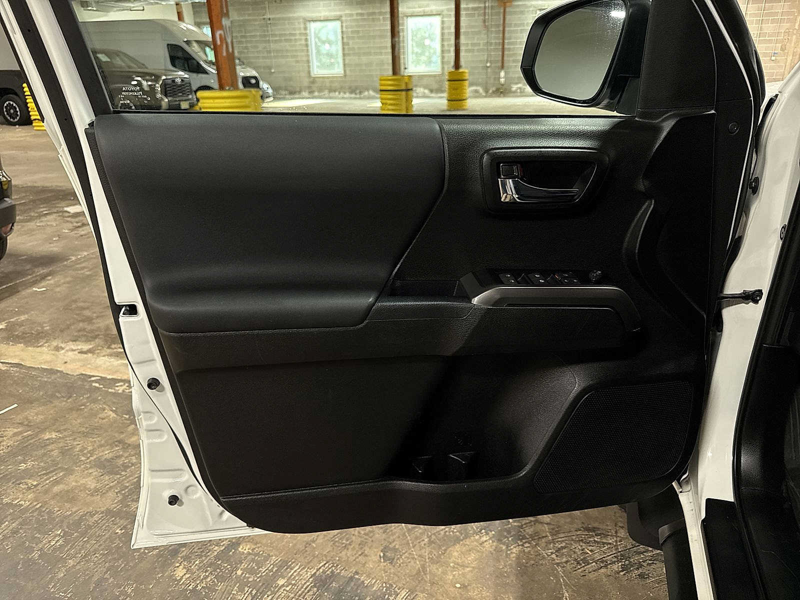 Used 2023 Toyota Tacoma TRD Sport AWD/4WD image 30