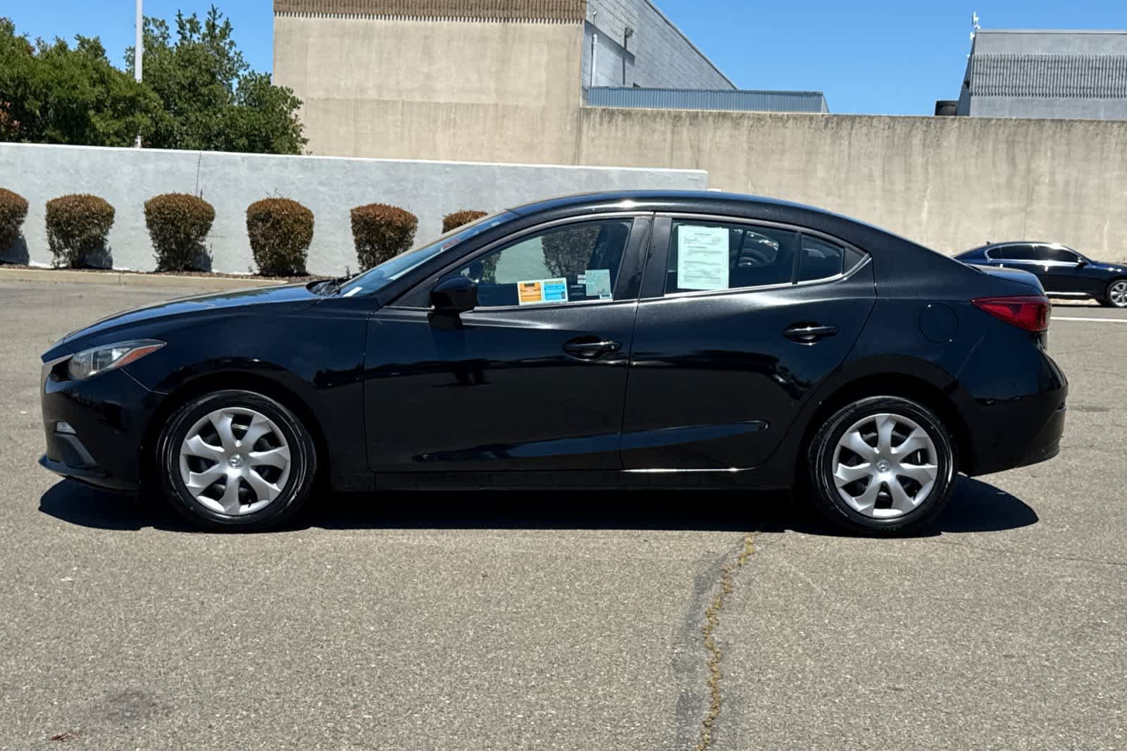Used 2016 MAZDA MAZDA3 i Sport FWD image 9
