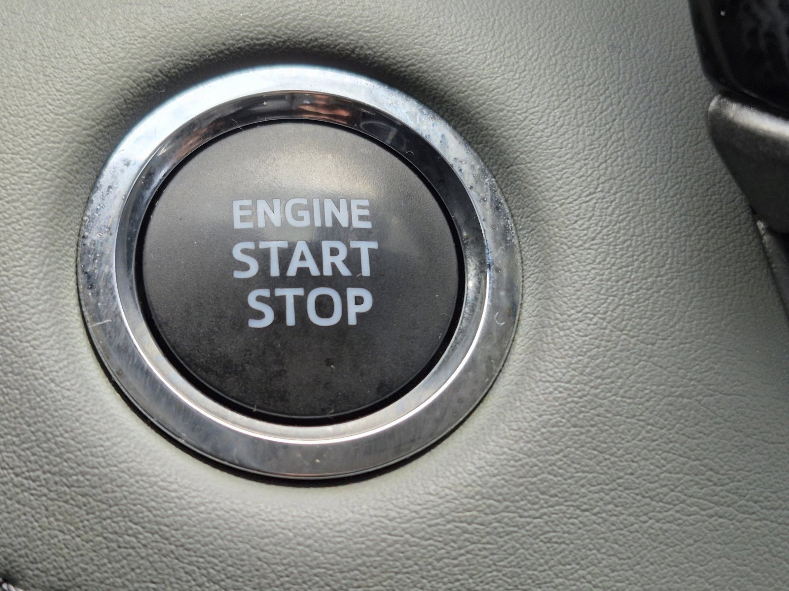 Used 2023 Toyota Highlander L image 32