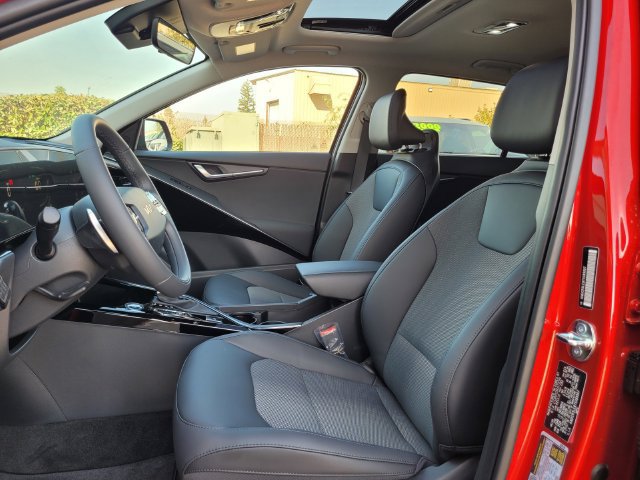New 2026 Kia Niro EX FWD image 9