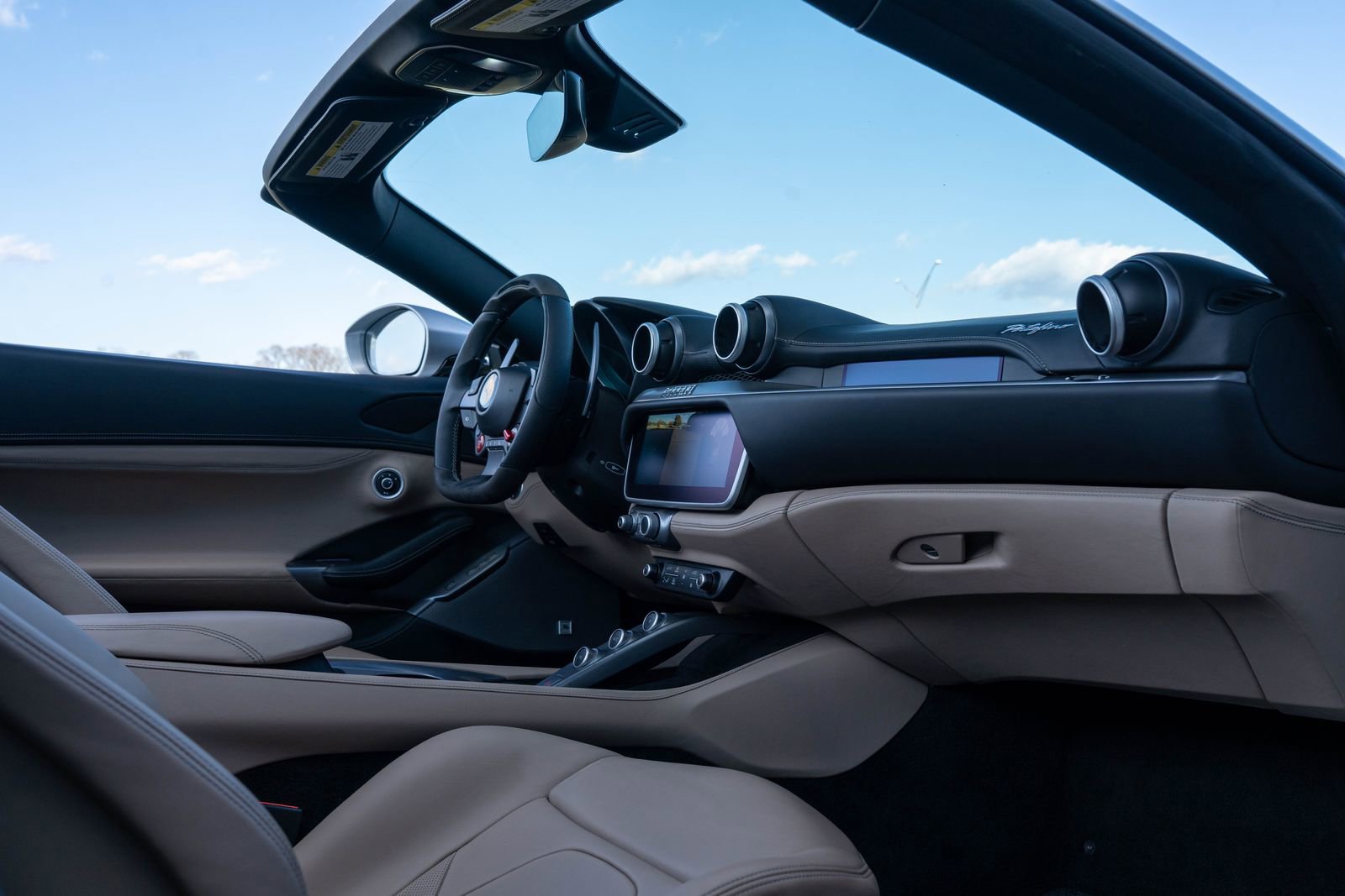 Used 2019 Ferrari Portofino image 52